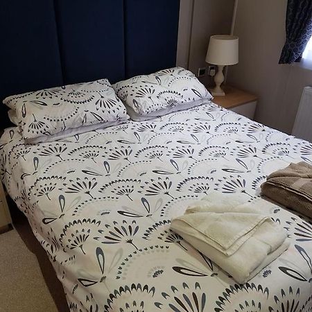 Luxurious 6 Berth Lodge In A Quiet Location Шанклин Экстерьер фото