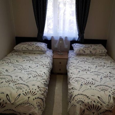 Luxurious 6 Berth Lodge In A Quiet Location Шанклин Экстерьер фото