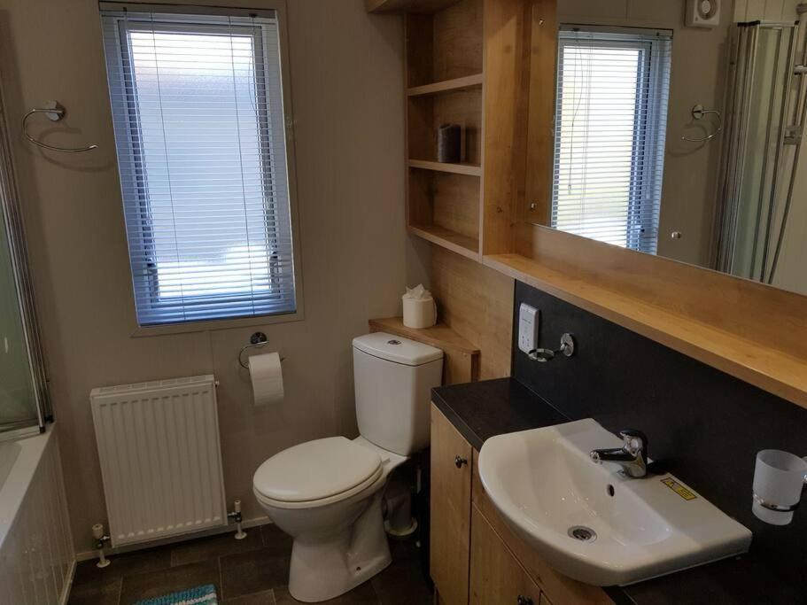 Luxurious 6 Berth Lodge In A Quiet Location Шанклин Экстерьер фото