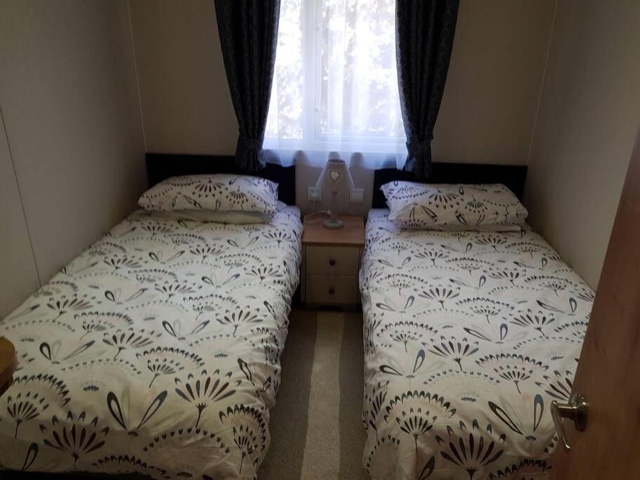 Luxurious 6 Berth Lodge In A Quiet Location Шанклин Экстерьер фото