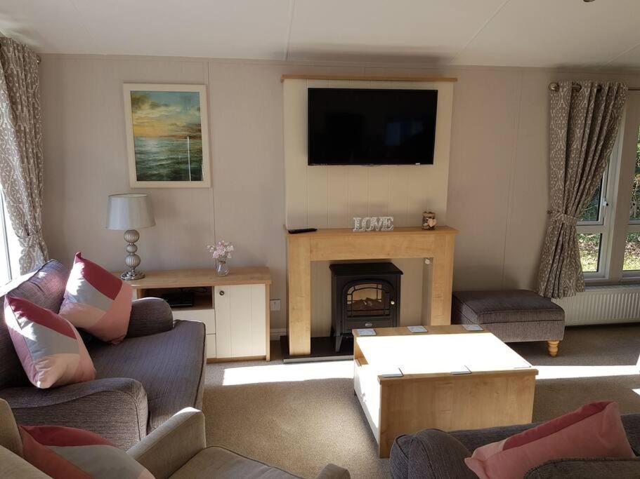 Luxurious 6 Berth Lodge In A Quiet Location Шанклин Экстерьер фото