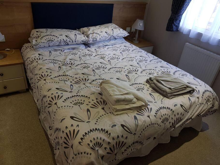 Luxurious 6 Berth Lodge In A Quiet Location Шанклин Экстерьер фото